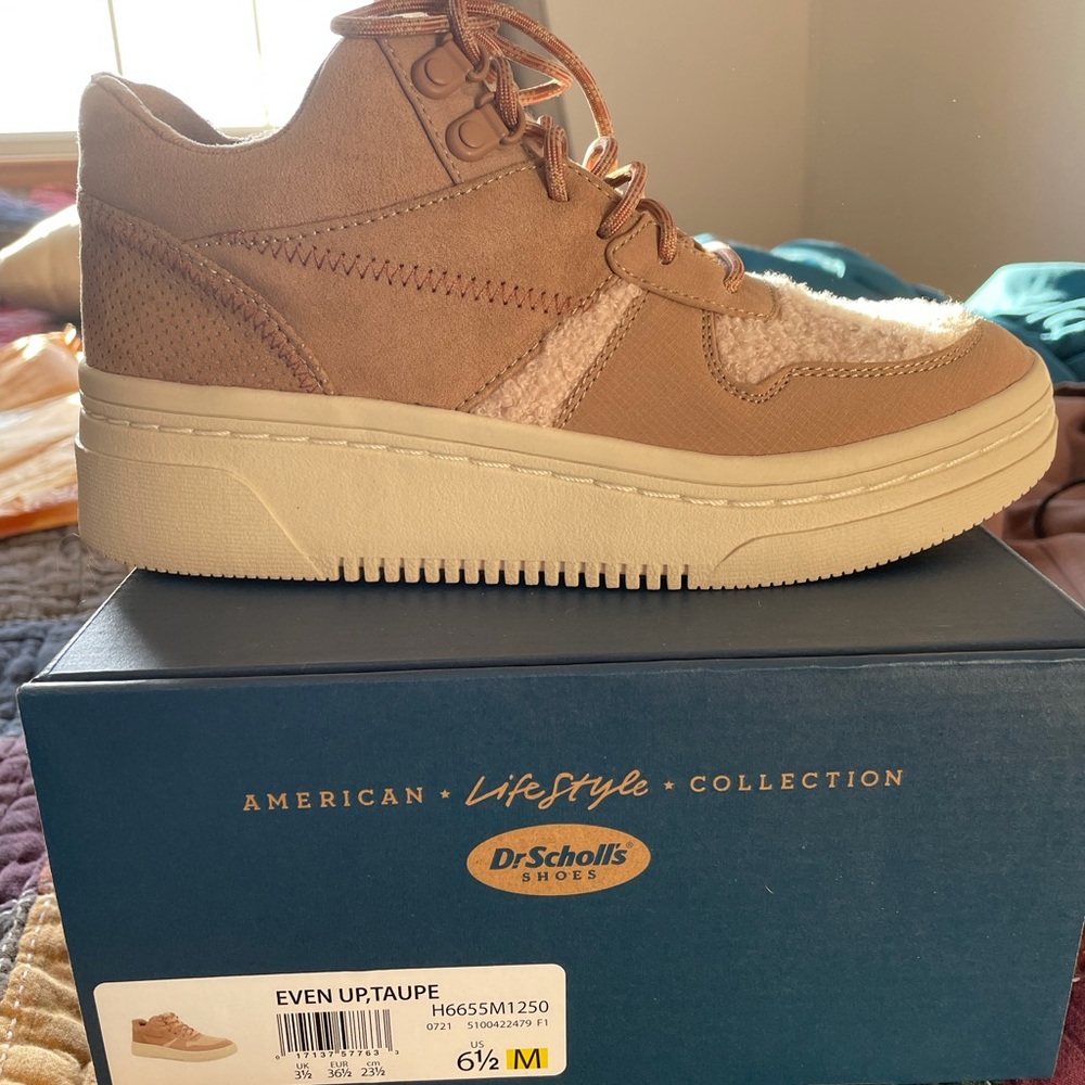 Wedge Sneaker